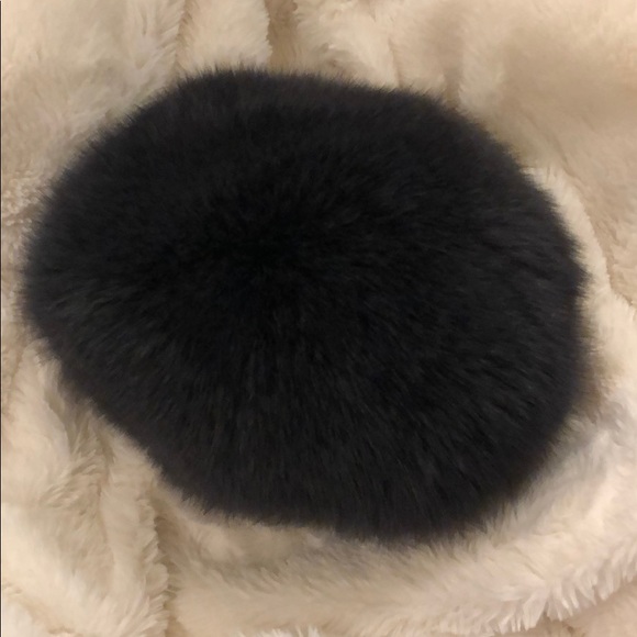 Saks 5th ave fur salon hat - Picture 7 of 8